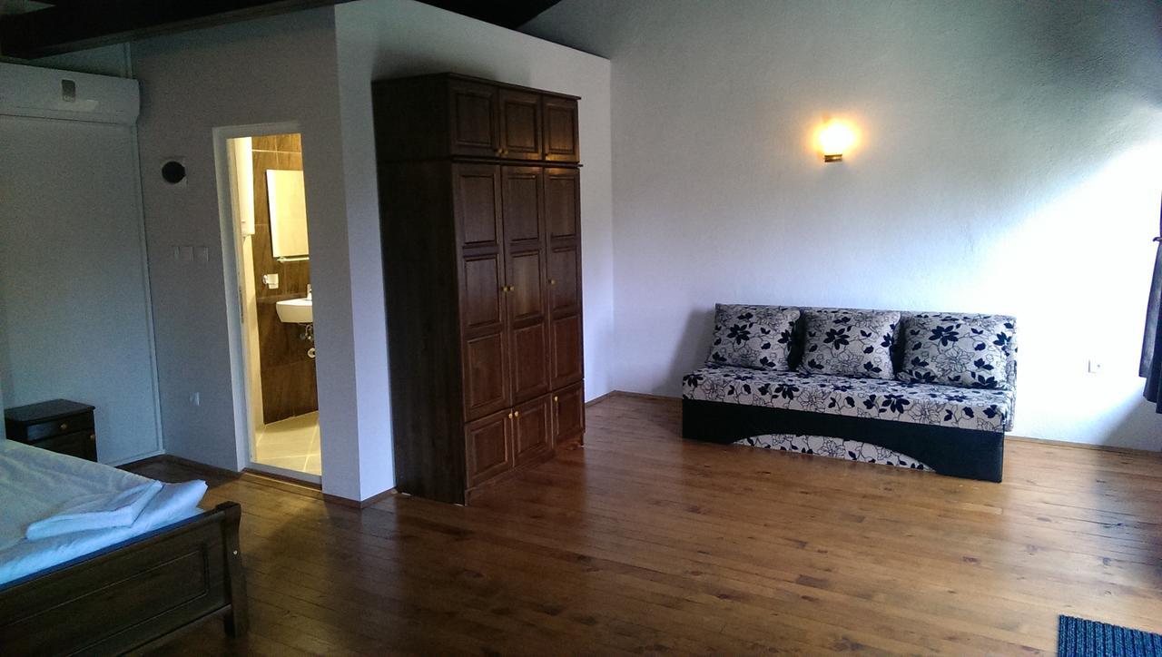 Ethnocomplex Krivini Hotell Eksteriør bilde