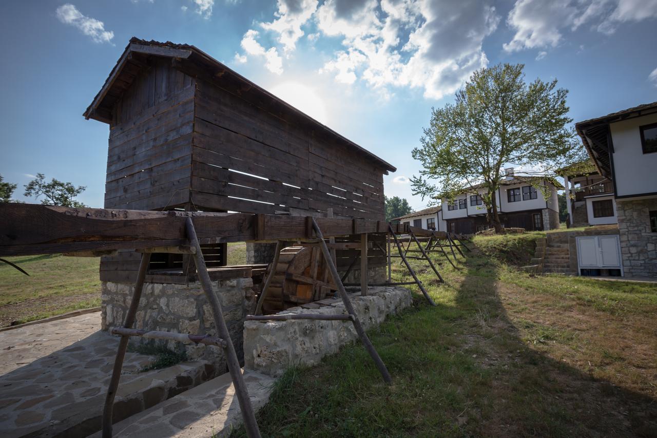 Ethnocomplex Krivini Hotell Eksteriør bilde