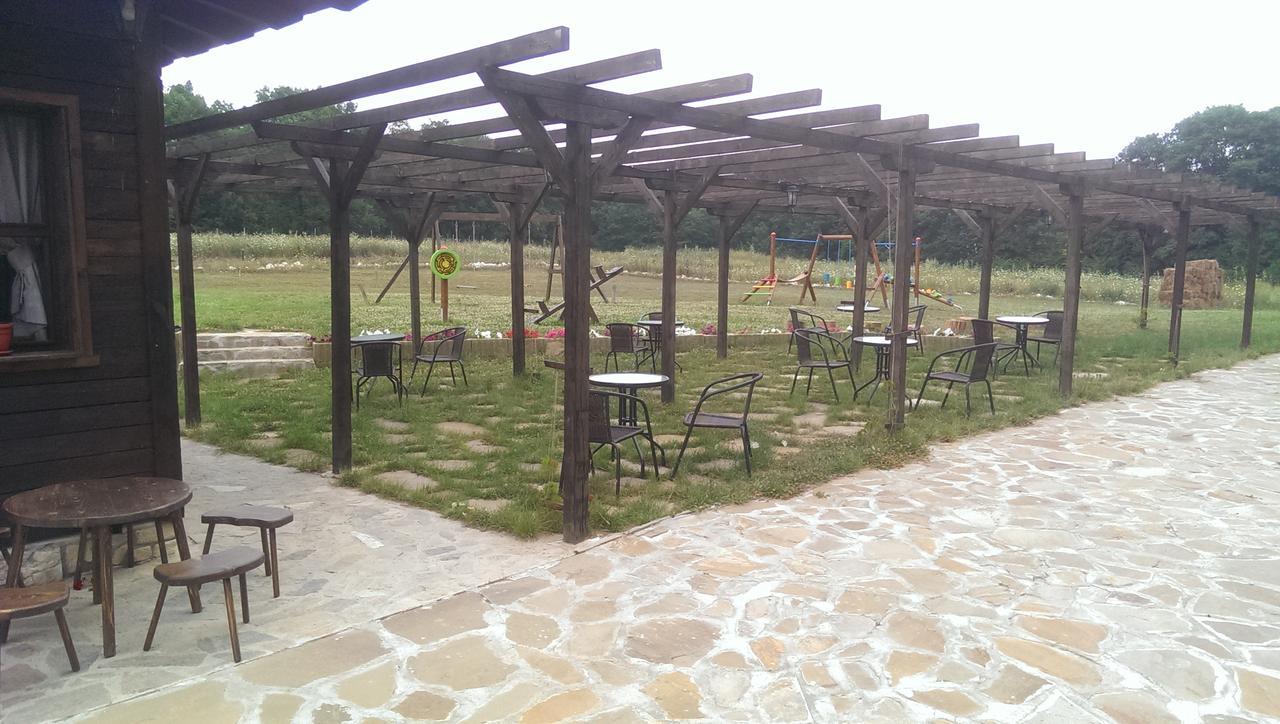 Ethnocomplex Krivini Hotell Eksteriør bilde
