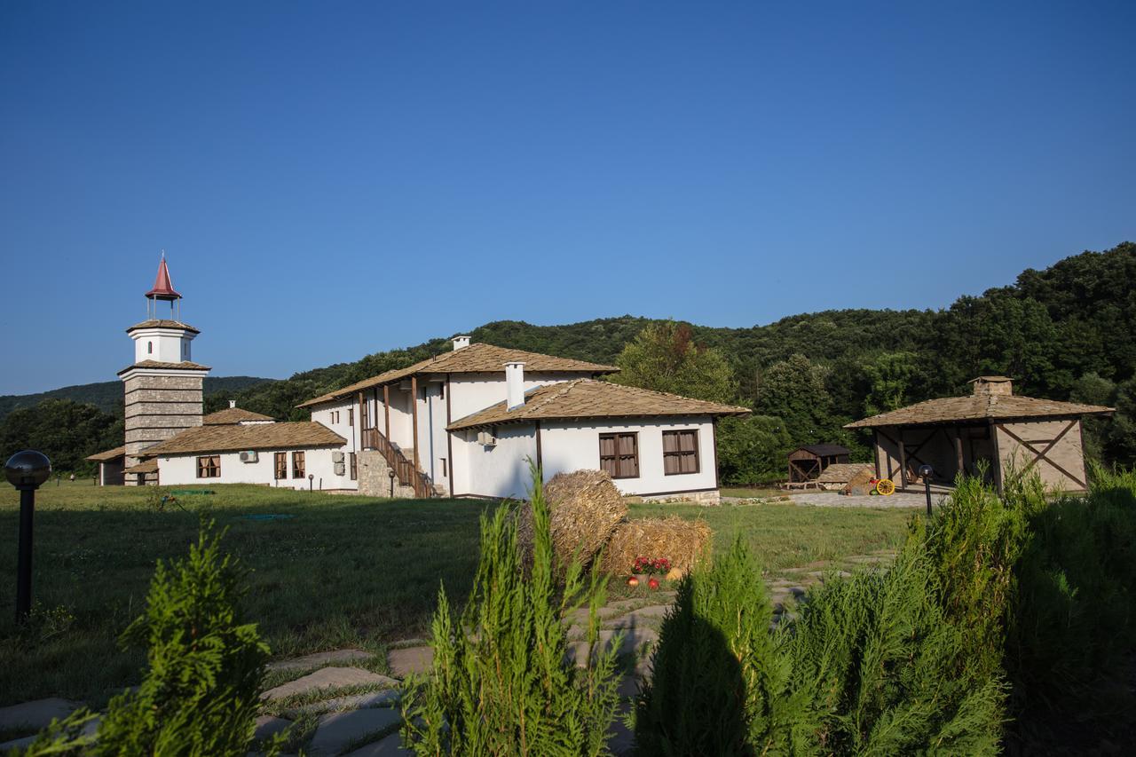 Ethnocomplex Krivini Hotell Eksteriør bilde