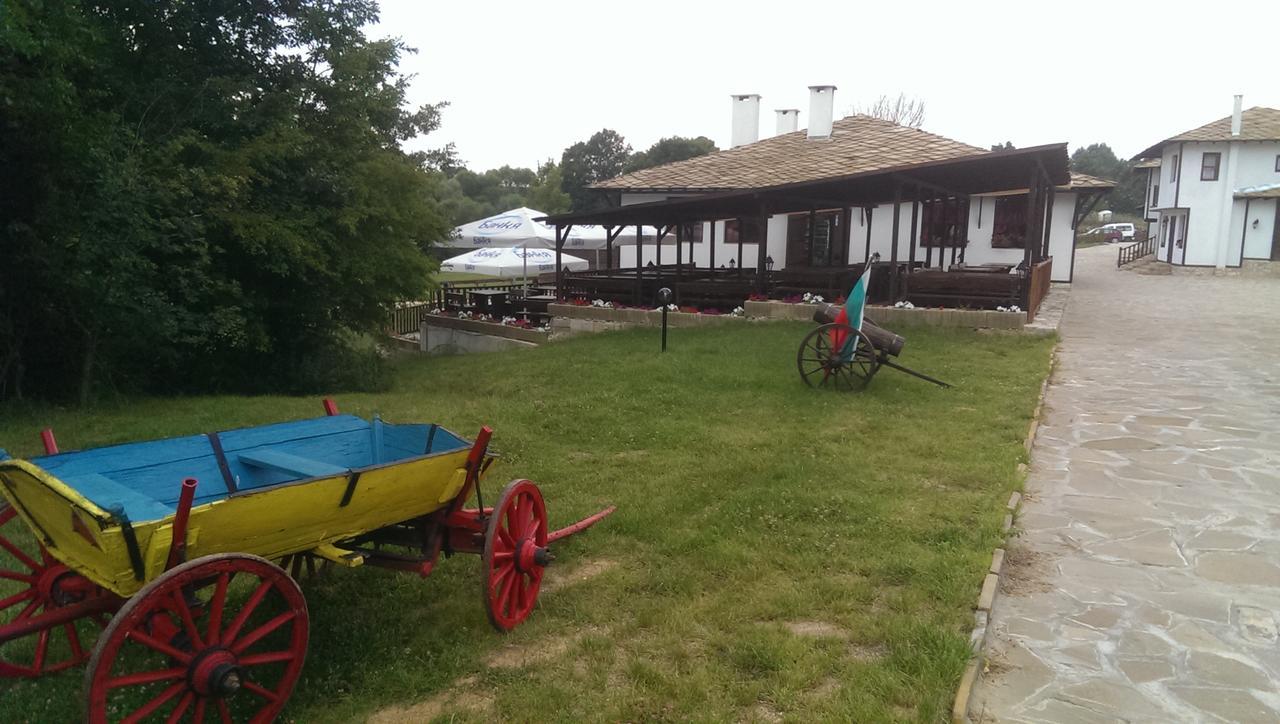 Ethnocomplex Krivini Hotell Eksteriør bilde