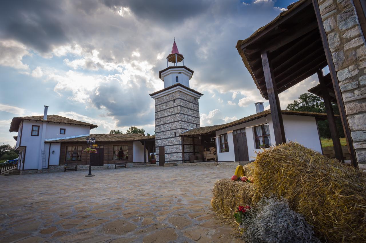 Ethnocomplex Krivini Hotell Eksteriør bilde